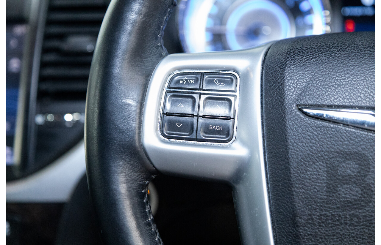 05/2015 Chrysler 300 C MY15 4d Sedan Black V6 3.6L