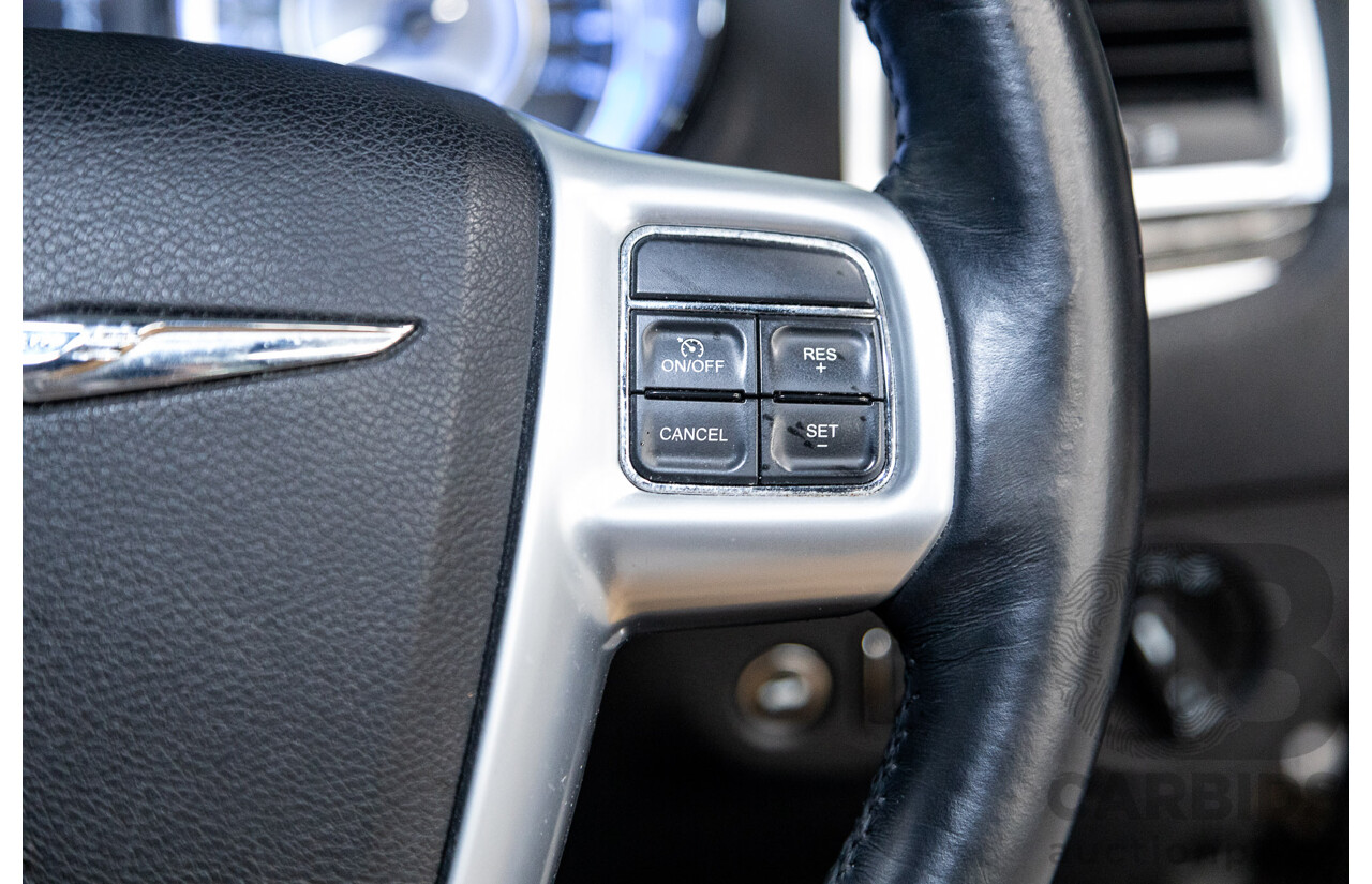 05/2015 Chrysler 300 C MY15 4d Sedan Black V6 3.6L