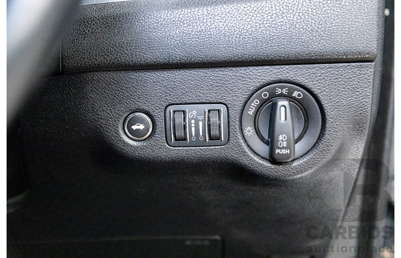 05/2015 Chrysler 300 C MY15 4d Sedan Black V6 3.6L