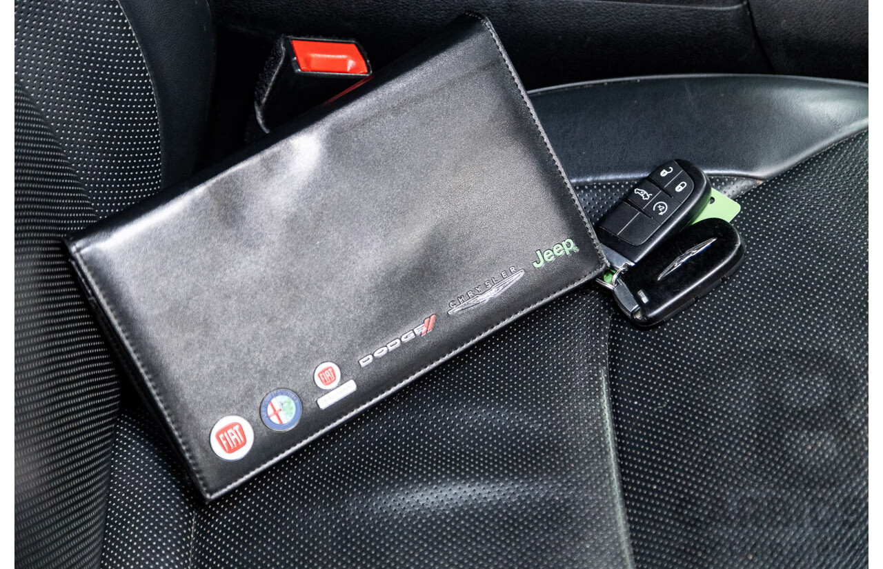 05/2015 Chrysler 300 C MY15 4d Sedan Black V6 3.6L