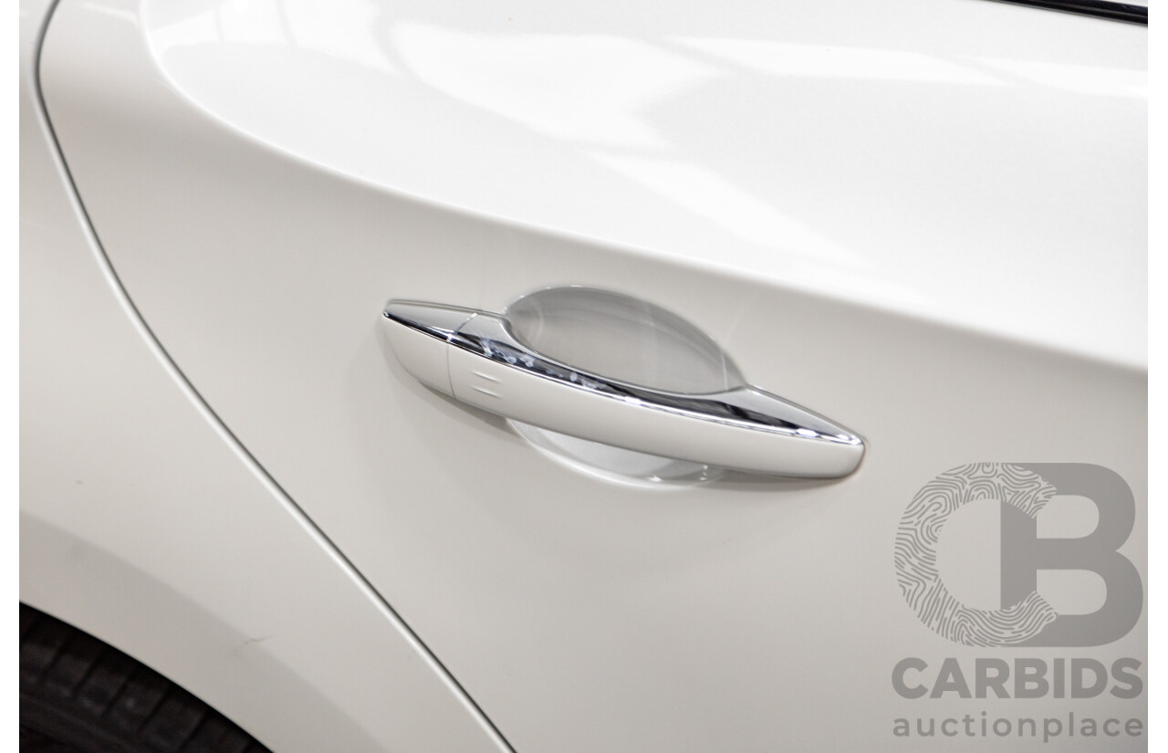 02/2016 Citroen DS5 D-Sport MY16 5D Hatchback Blanc Nacre Pearl White Metallic Turbo Diesel 2.0L