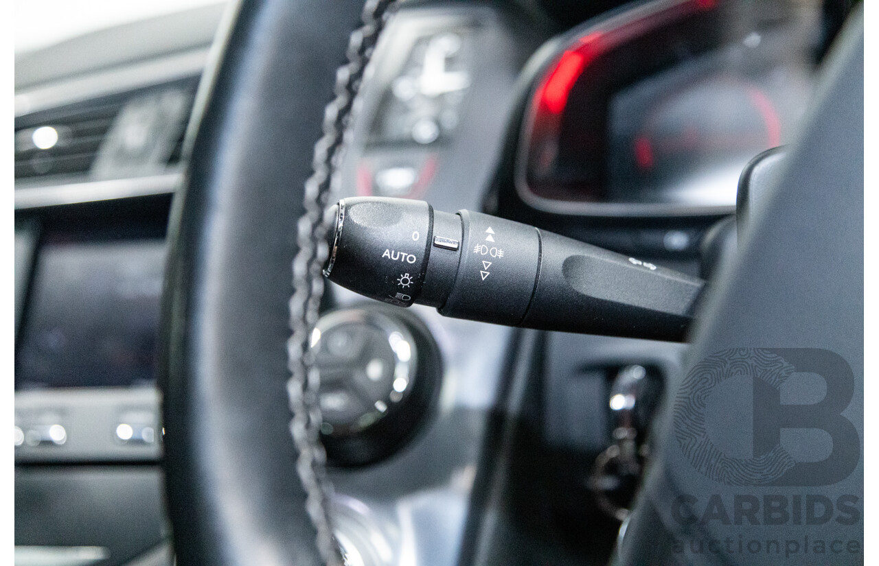 02/2016 Citroen DS5 D-Sport MY16 5D Hatchback Blanc Nacre Pearl White Metallic Turbo Diesel 2.0L