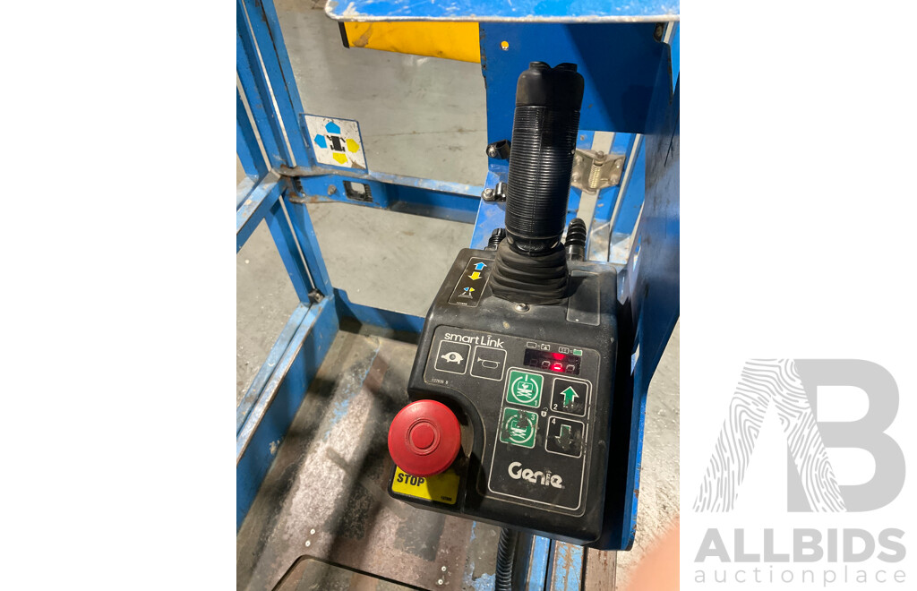 Genie 2013 GRC-12 12ft Vertical Manlift