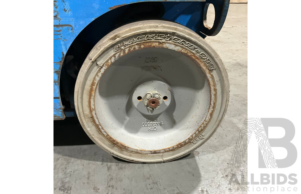 Genie 2013 GRC-12 12ft Vertical Manlift