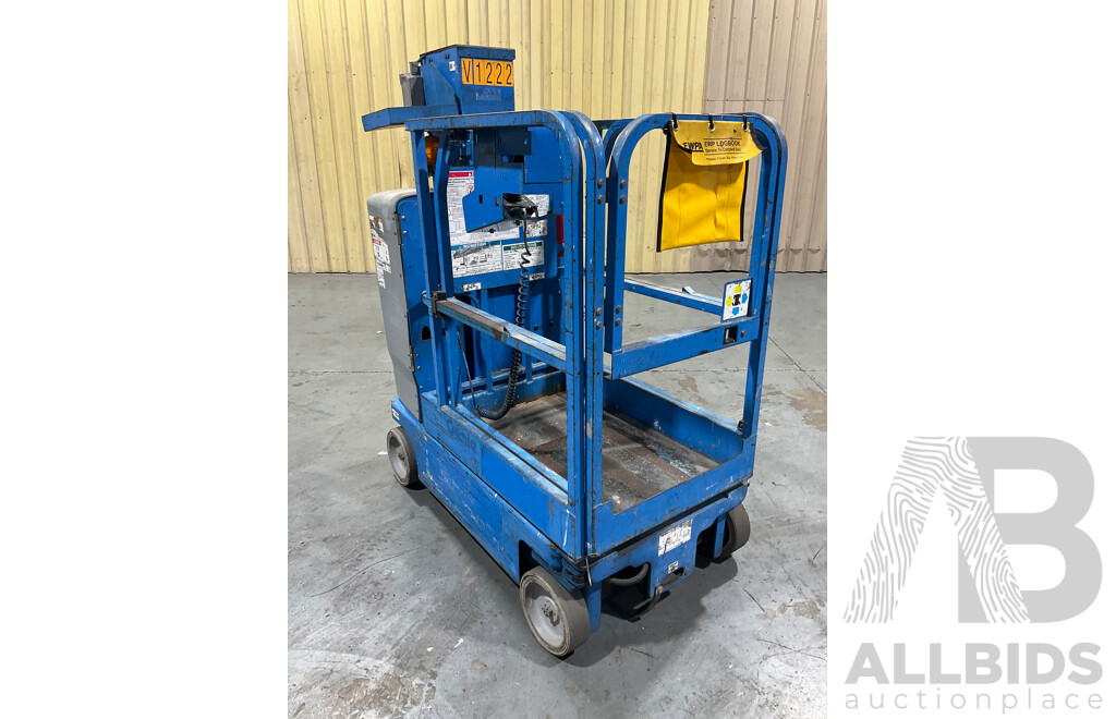 Genie 2013 GRC-12 12ft Vertical Manlift