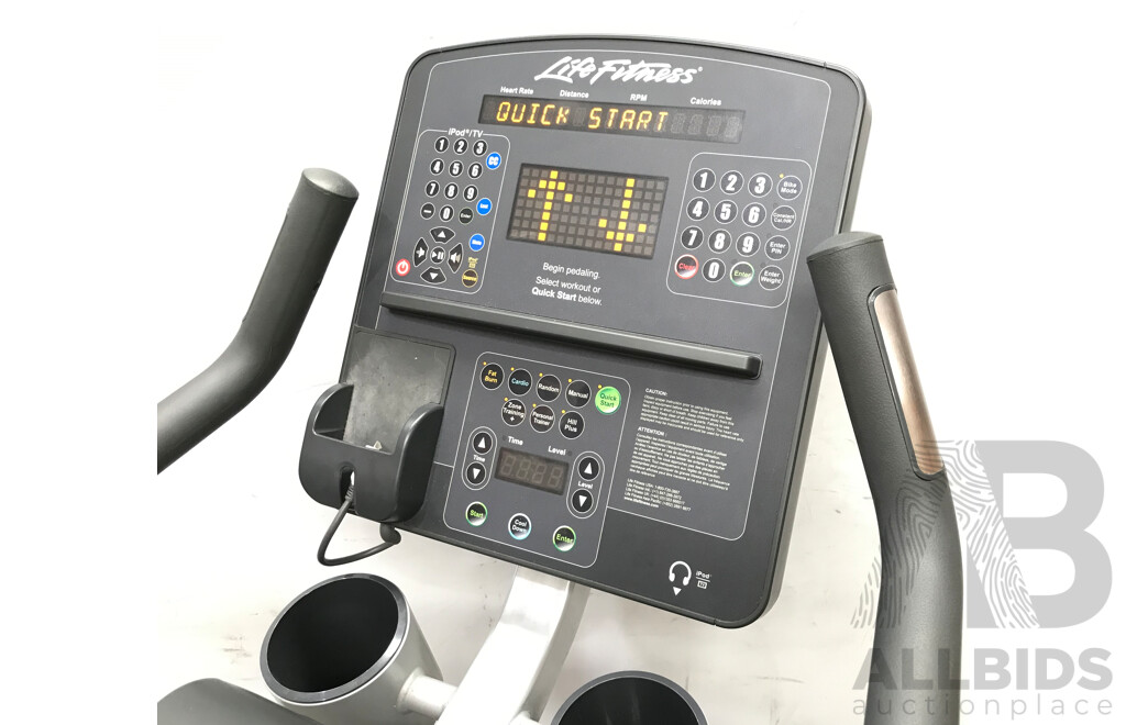 Life Fitness Integrity Upright Exercise Bike