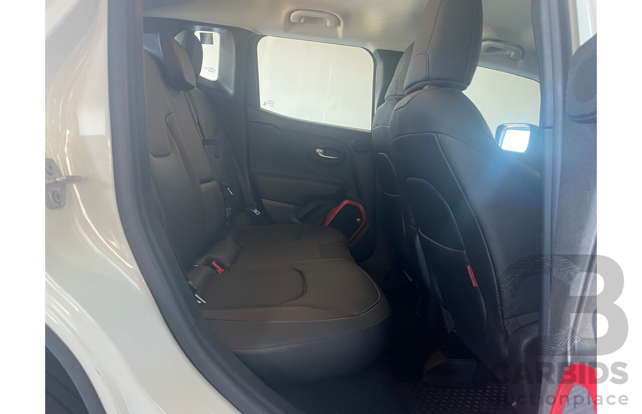 03/16 Jeep Renegade TRAILHAWK AWD BU 4D Wagon White 2.4L