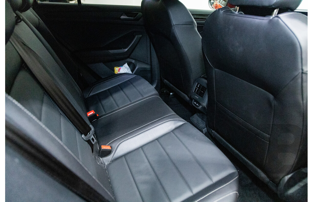 02/2023 Volkswagen T-Roc 140TSI R-Line (AWD) D1 MY23 Update 4D Wagon Kings Red Turbo 2.0L