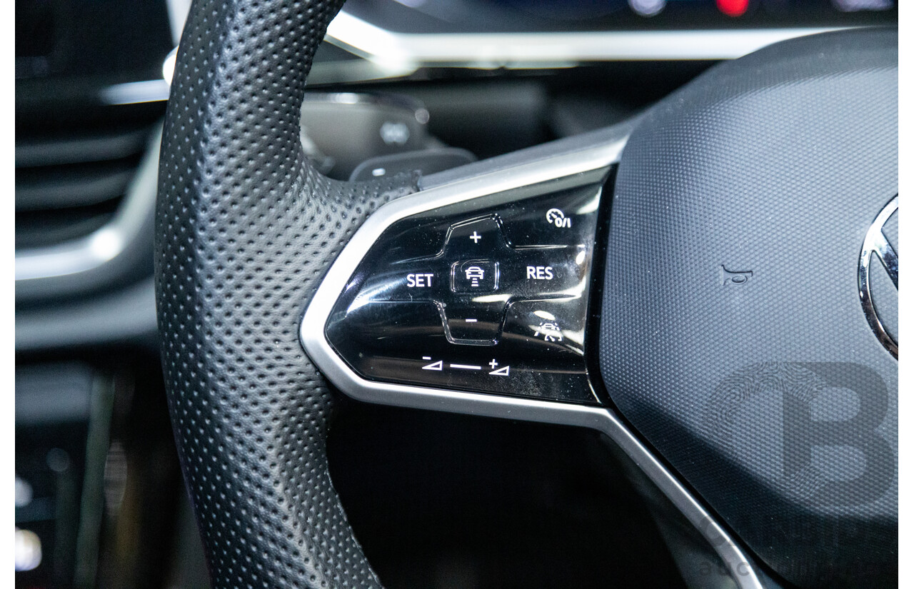 02/2023 Volkswagen T-Roc 140TSI R-Line (AWD) D1 MY23 Update 4D Wagon Kings Red Turbo 2.0L