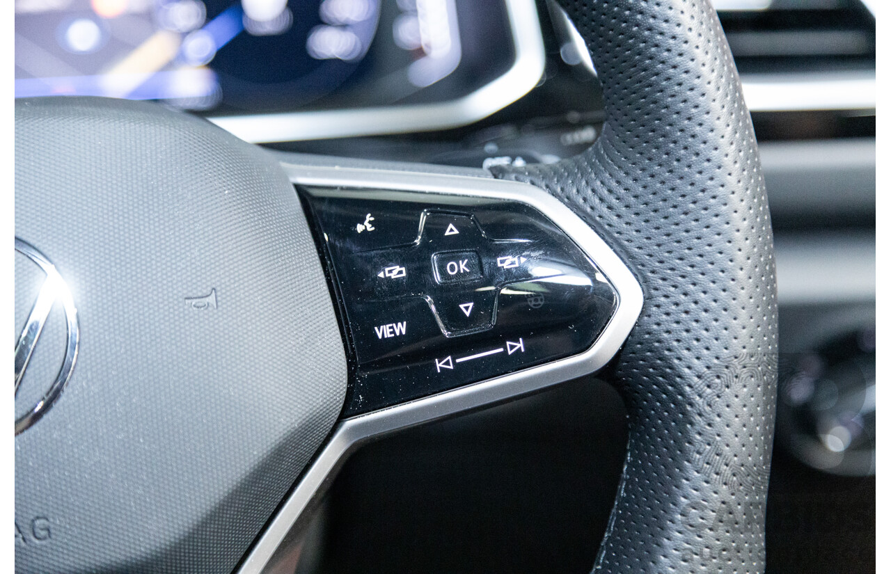 02/2023 Volkswagen T-Roc 140TSI R-Line (AWD) D1 MY23 Update 4D Wagon Kings Red Turbo 2.0L