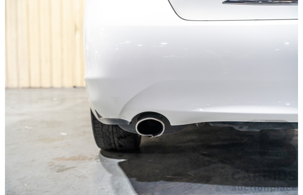 12/2011 Nissan Fuga Hybrid VIP Y51 4d Sedan Pearl White Metallic V6 3.5L - Hybrid (IMPORT)