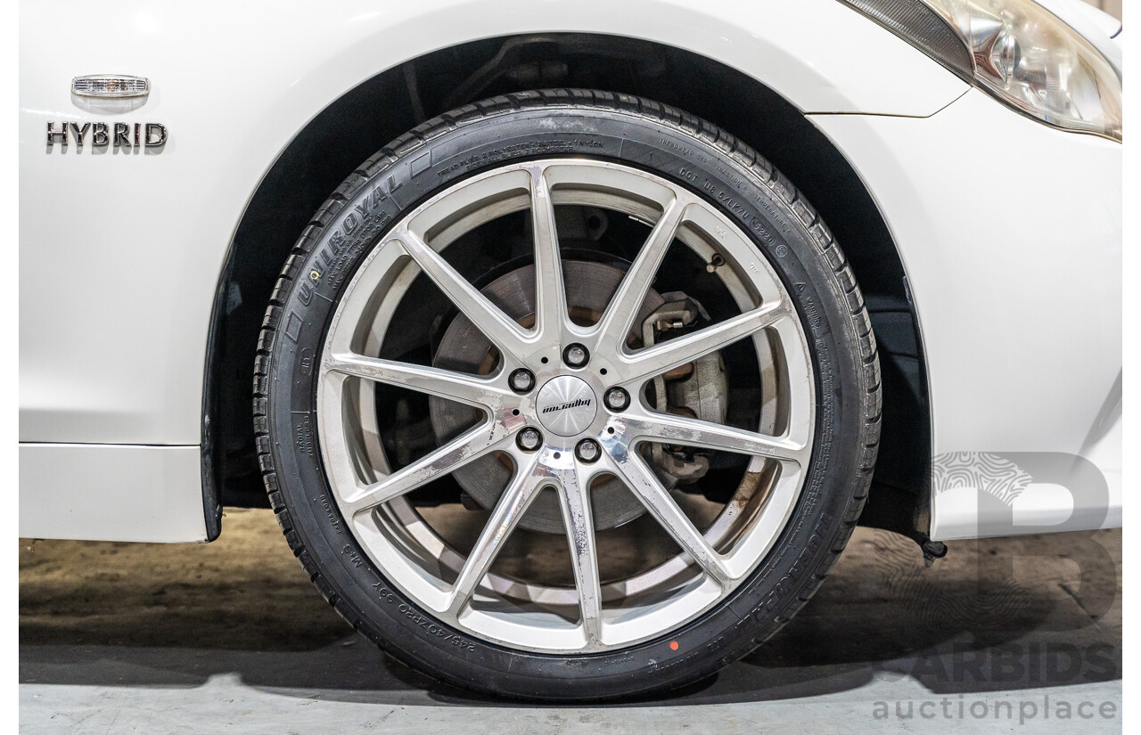 12/2011 Nissan Fuga Hybrid VIP Y51 4d Sedan Pearl White Metallic V6 3.5L - Hybrid (IMPORT)