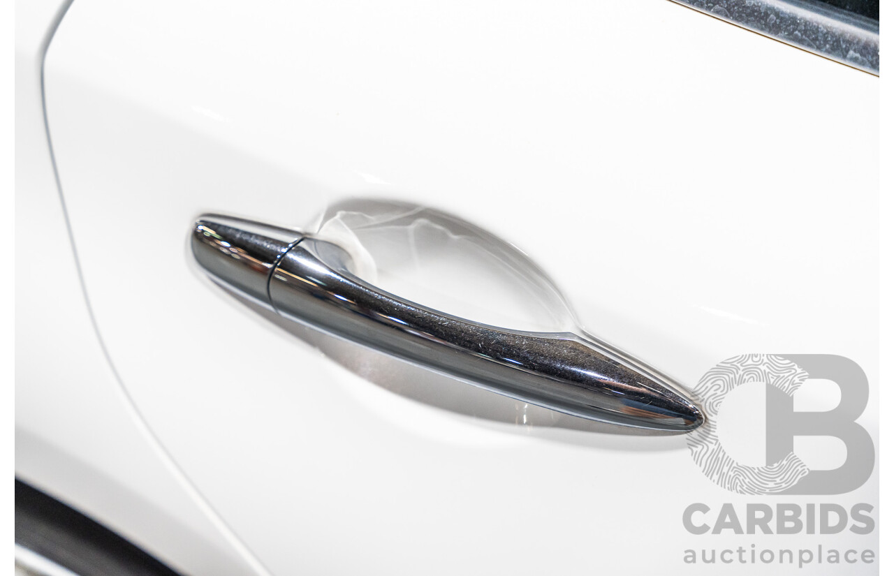 12/2011 Nissan Fuga Hybrid VIP Y51 4d Sedan Pearl White Metallic V6 3.5L - Hybrid (IMPORT)