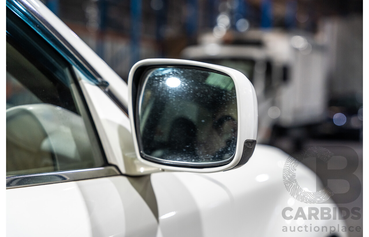 12/2011 Nissan Fuga Hybrid VIP Y51 4d Sedan Pearl White Metallic V6 3.5L - Hybrid (IMPORT)