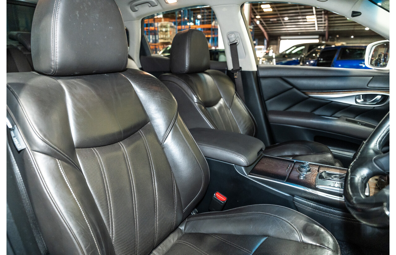 12/2011 Nissan Fuga Hybrid VIP Y51 4d Sedan Pearl White Metallic V6 3.5L - Hybrid (IMPORT)