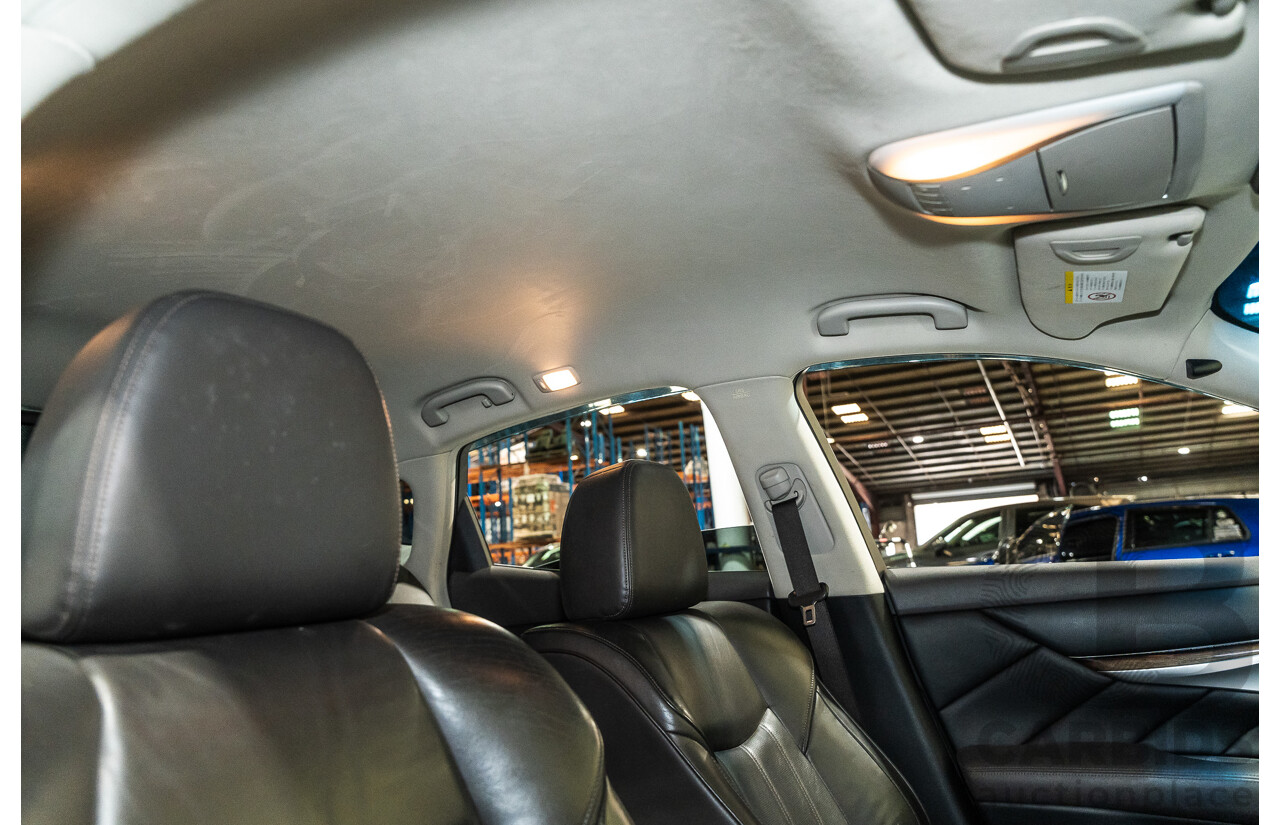 12/2011 Nissan Fuga Hybrid VIP Y51 4d Sedan Pearl White Metallic V6 3.5L - Hybrid (IMPORT)