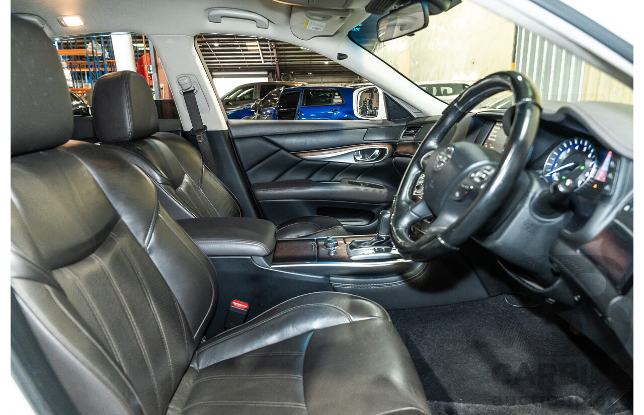 12/2011 Nissan Fuga Hybrid VIP Y51 4d Sedan Pearl White Metallic V6 3.5L - Hybrid (IMPORT)