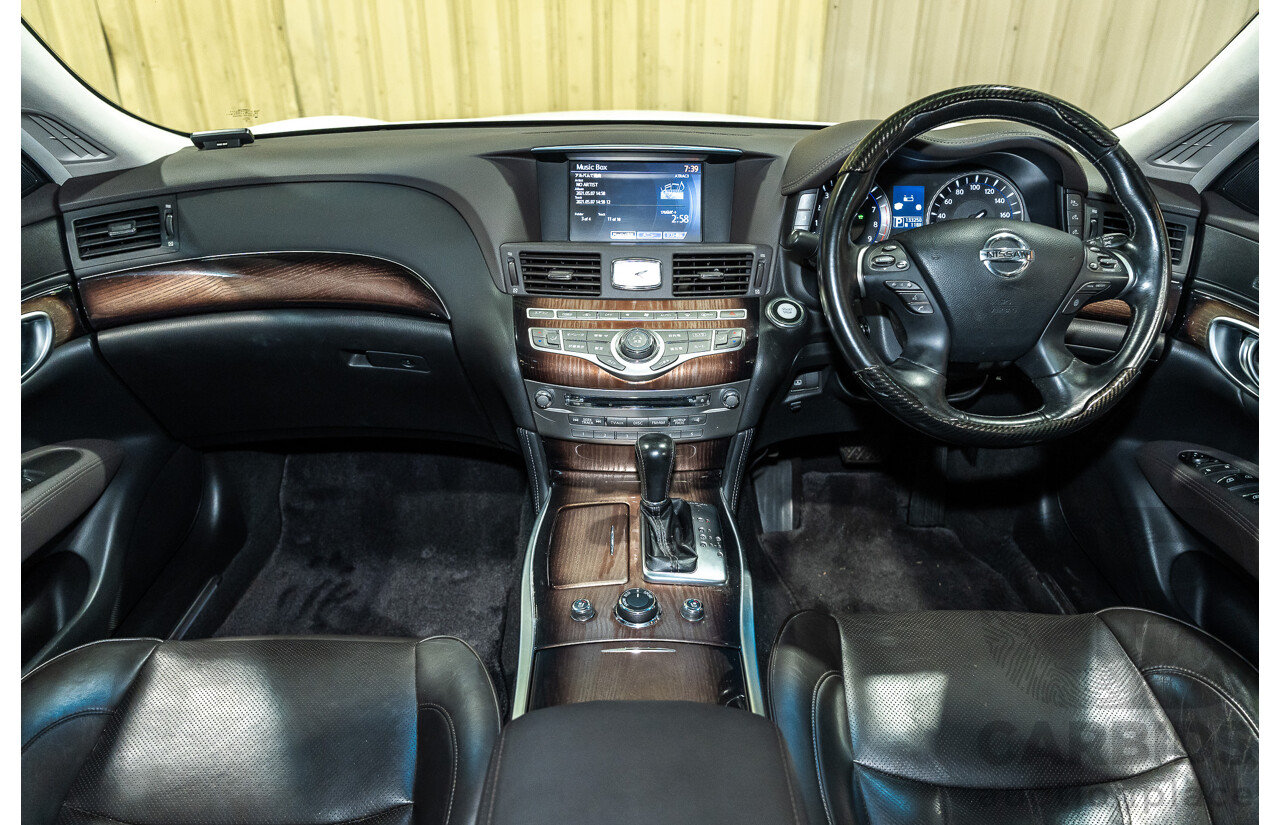 12/2011 Nissan Fuga Hybrid VIP Y51 4d Sedan Pearl White Metallic V6 3.5L - Hybrid (IMPORT)