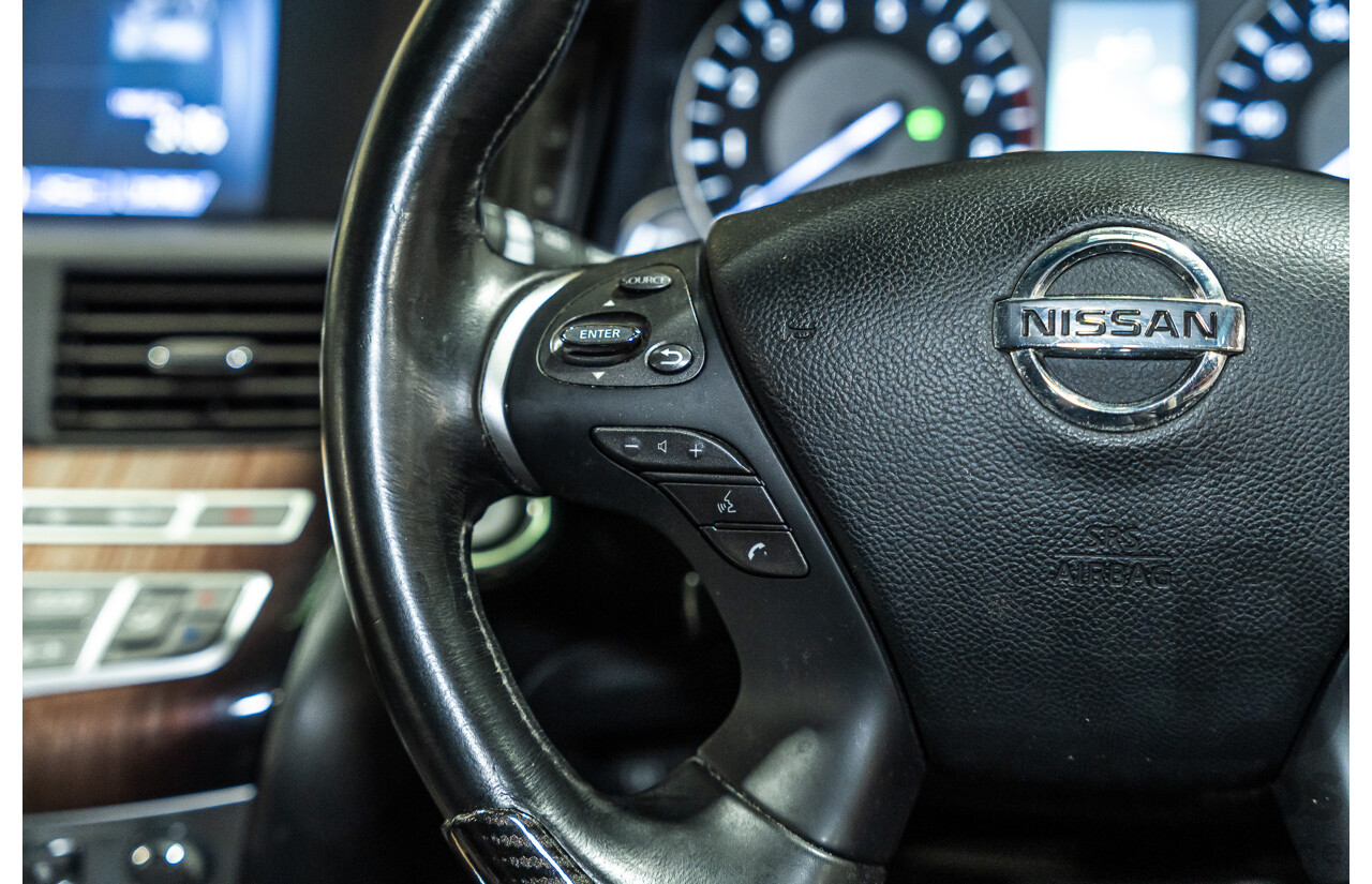 12/2011 Nissan Fuga Hybrid VIP Y51 4d Sedan Pearl White Metallic V6 3.5L - Hybrid (IMPORT)