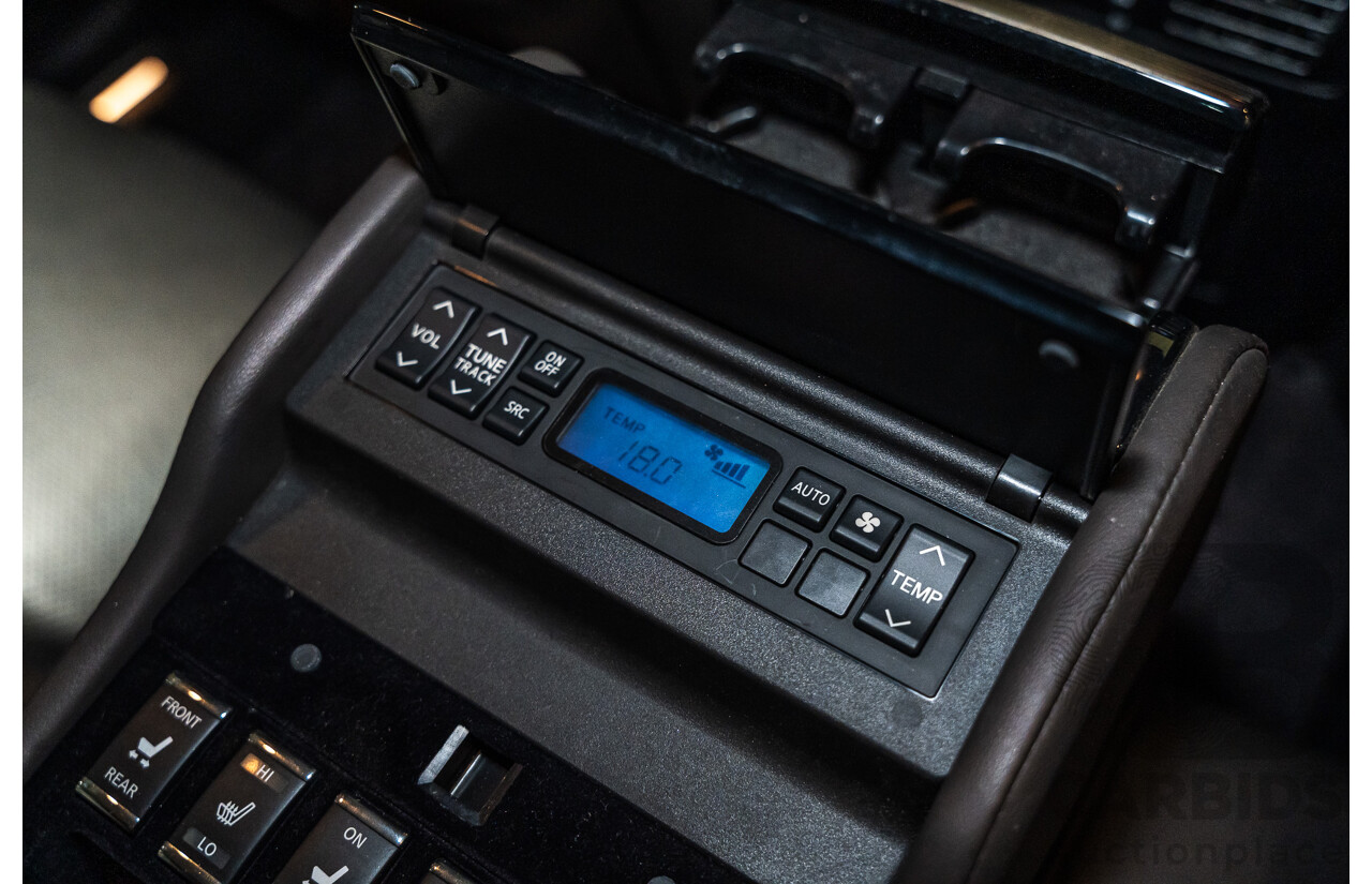 12/2011 Nissan Fuga Hybrid VIP Y51 4d Sedan Pearl White Metallic V6 3.5L - Hybrid (IMPORT)