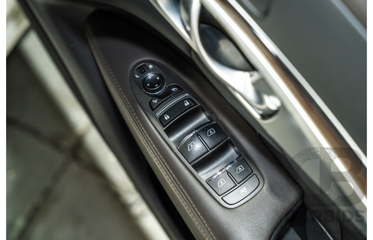 12/2011 Nissan Fuga Hybrid VIP Y51 4d Sedan Pearl White Metallic V6 3.5L - Hybrid (IMPORT)