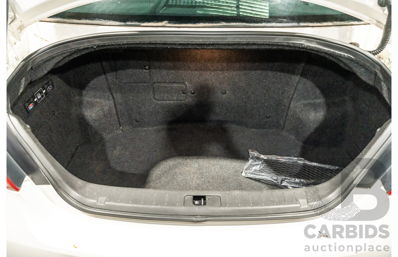 12/2011 Nissan Fuga Hybrid VIP Y51 4d Sedan Pearl White Metallic V6 3.5L - Hybrid (IMPORT)