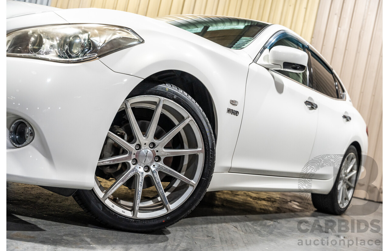 12/2011 Nissan Fuga Hybrid VIP Y51 4d Sedan Pearl White Metallic V6 3.5L - Hybrid (IMPORT)