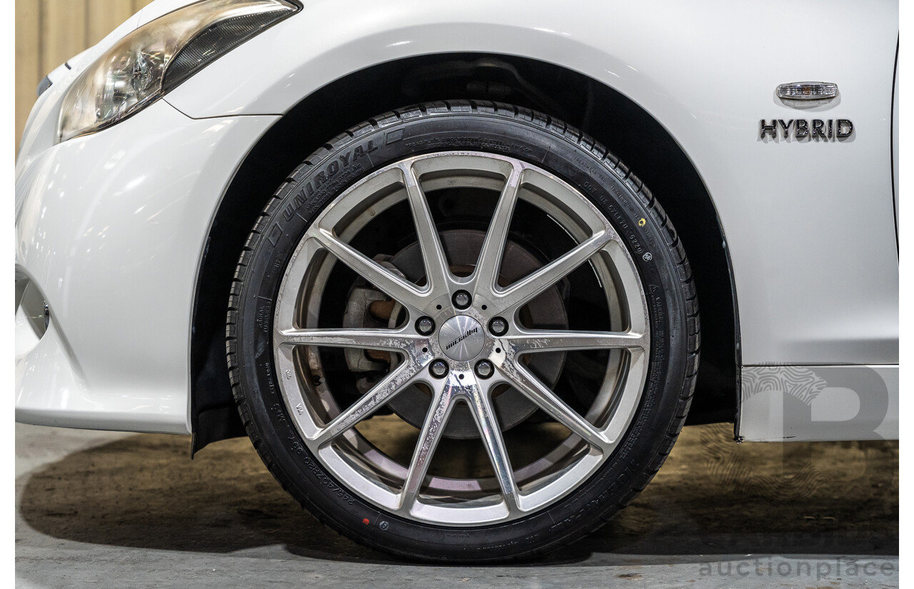 12/2011 Nissan Fuga Hybrid VIP Y51 4d Sedan Pearl White Metallic V6 3.5L - Hybrid (IMPORT)