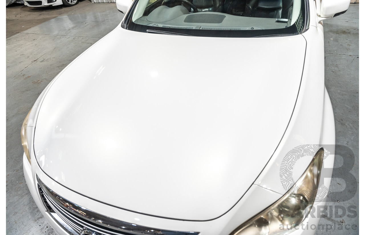 12/2011 Nissan Fuga Hybrid VIP Y51 4d Sedan Pearl White Metallic V6 3.5L - Hybrid (IMPORT)