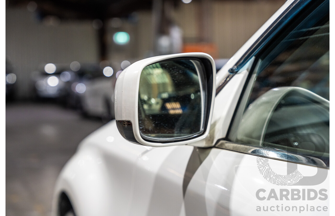 12/2011 Nissan Fuga Hybrid VIP Y51 4d Sedan Pearl White Metallic V6 3.5L - Hybrid (IMPORT)