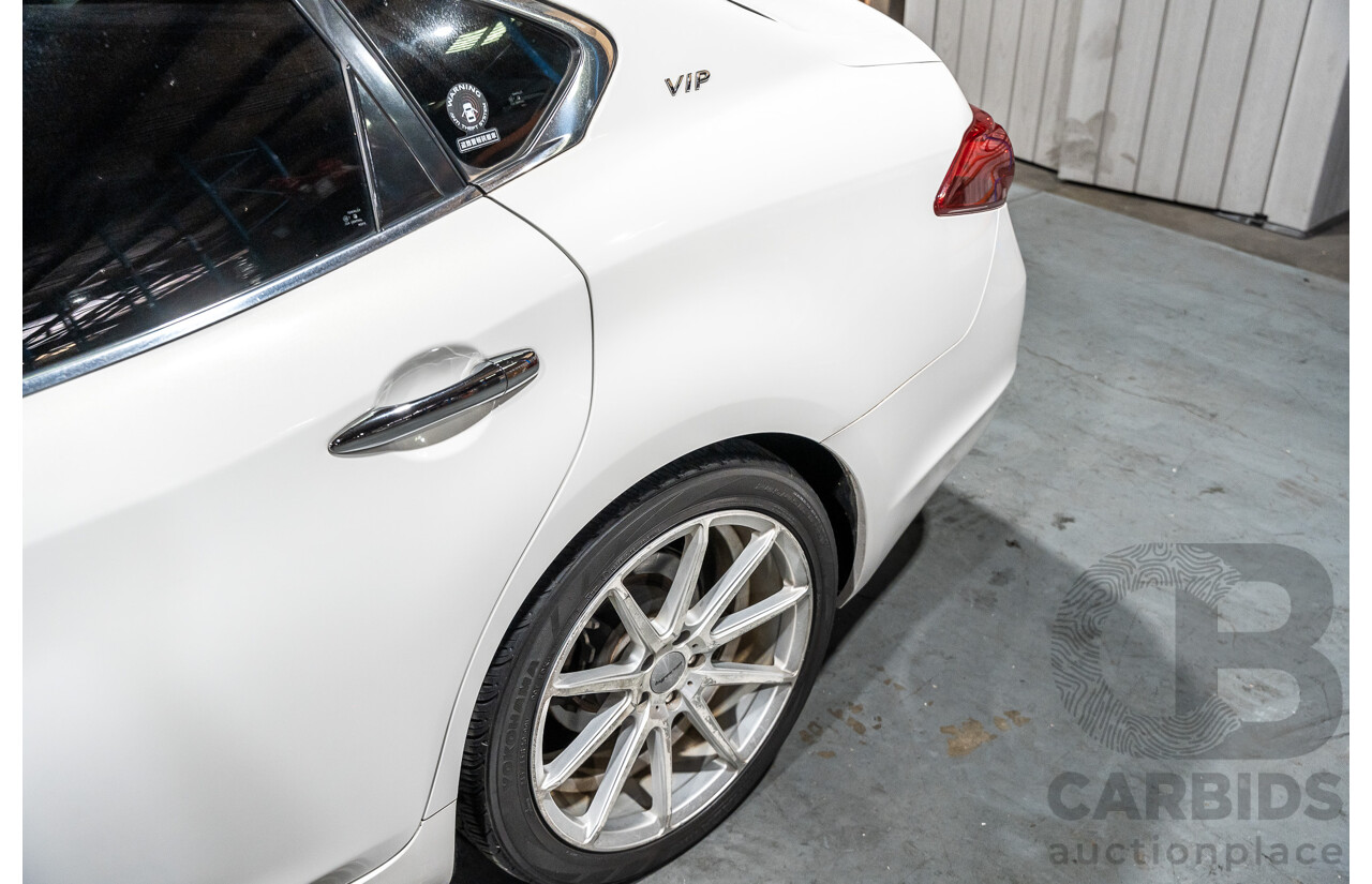 12/2011 Nissan Fuga Hybrid VIP Y51 4d Sedan Pearl White Metallic V6 3.5L - Hybrid (IMPORT)