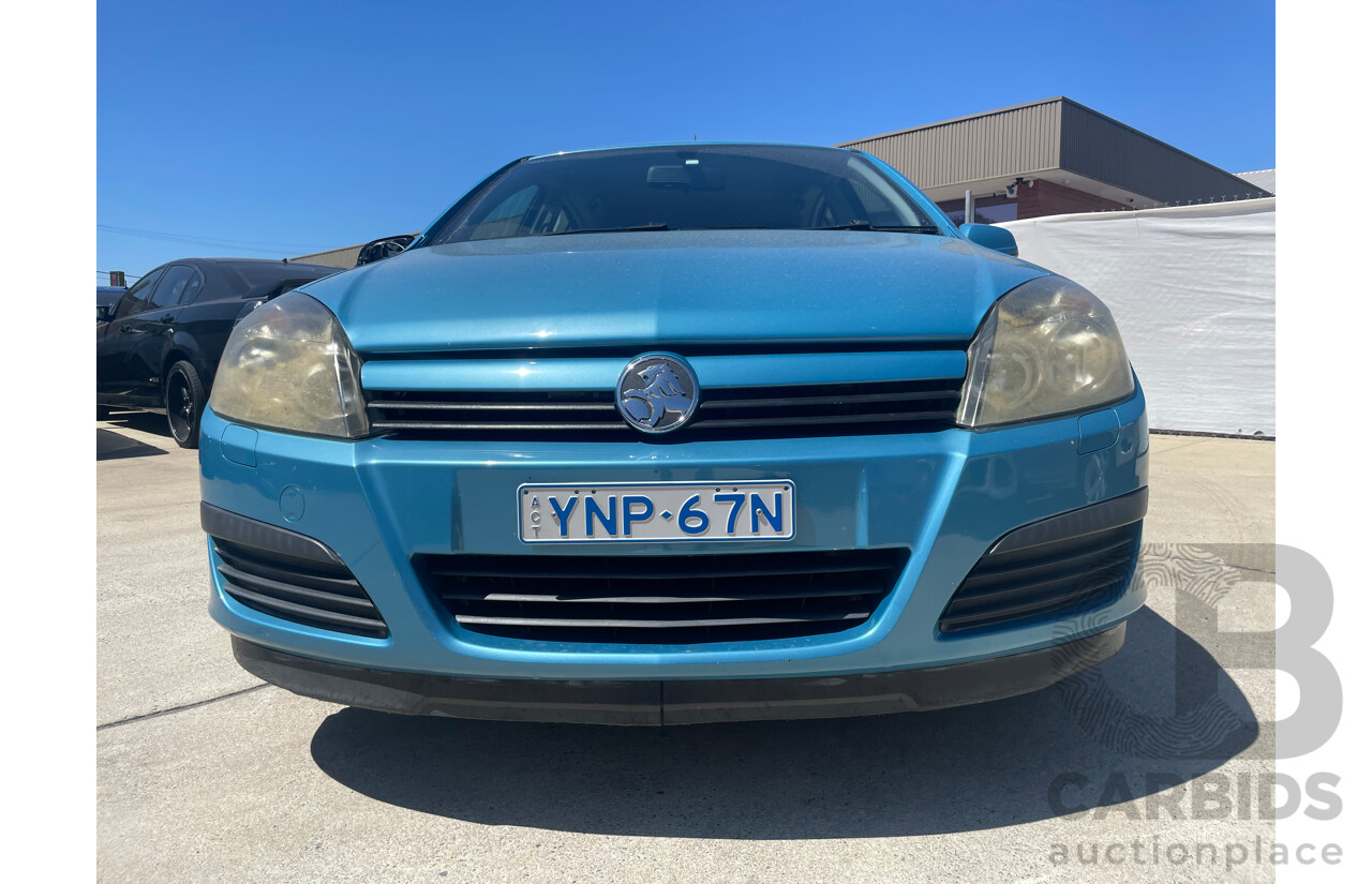 01/05 Holden Astra CD FWD AH 5D Hatchback Blue 1.8L