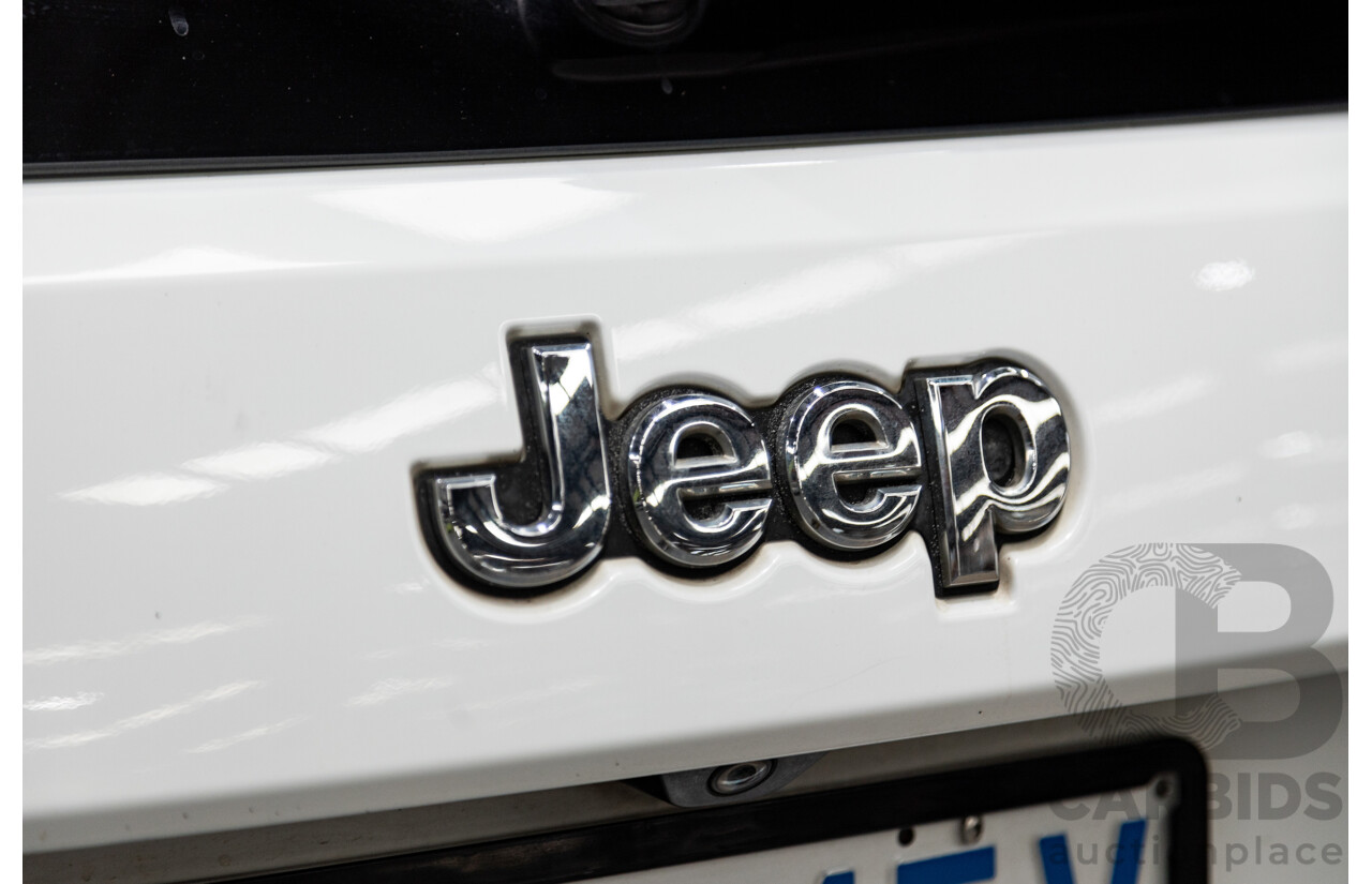 11/2014 Jeep Grand Cherokee Overland (4x4) WK MY15 4d Wagon White Turbo Diesel V6 3.0L