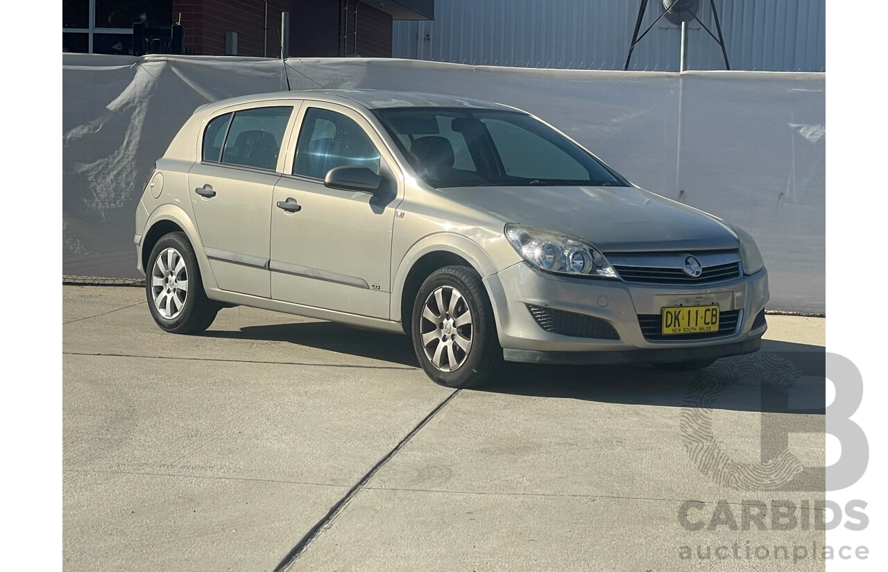 2/2008 Holden Astra 60TH Anniversary AH MY08.5 5d Hatchback Silver 1.8L
