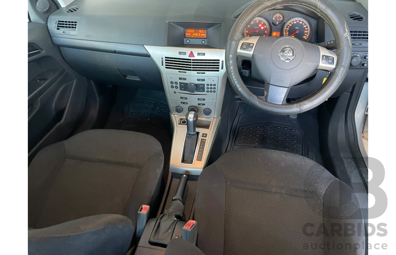 2/2008 Holden Astra 60TH Anniversary AH MY08.5 5d Hatchback Silver 1.8L