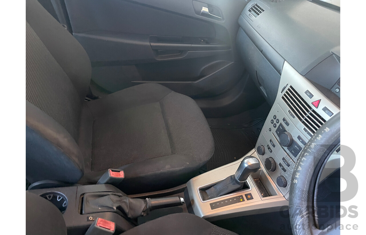 2/2008 Holden Astra 60TH Anniversary AH MY08.5 5d Hatchback Silver 1.8L