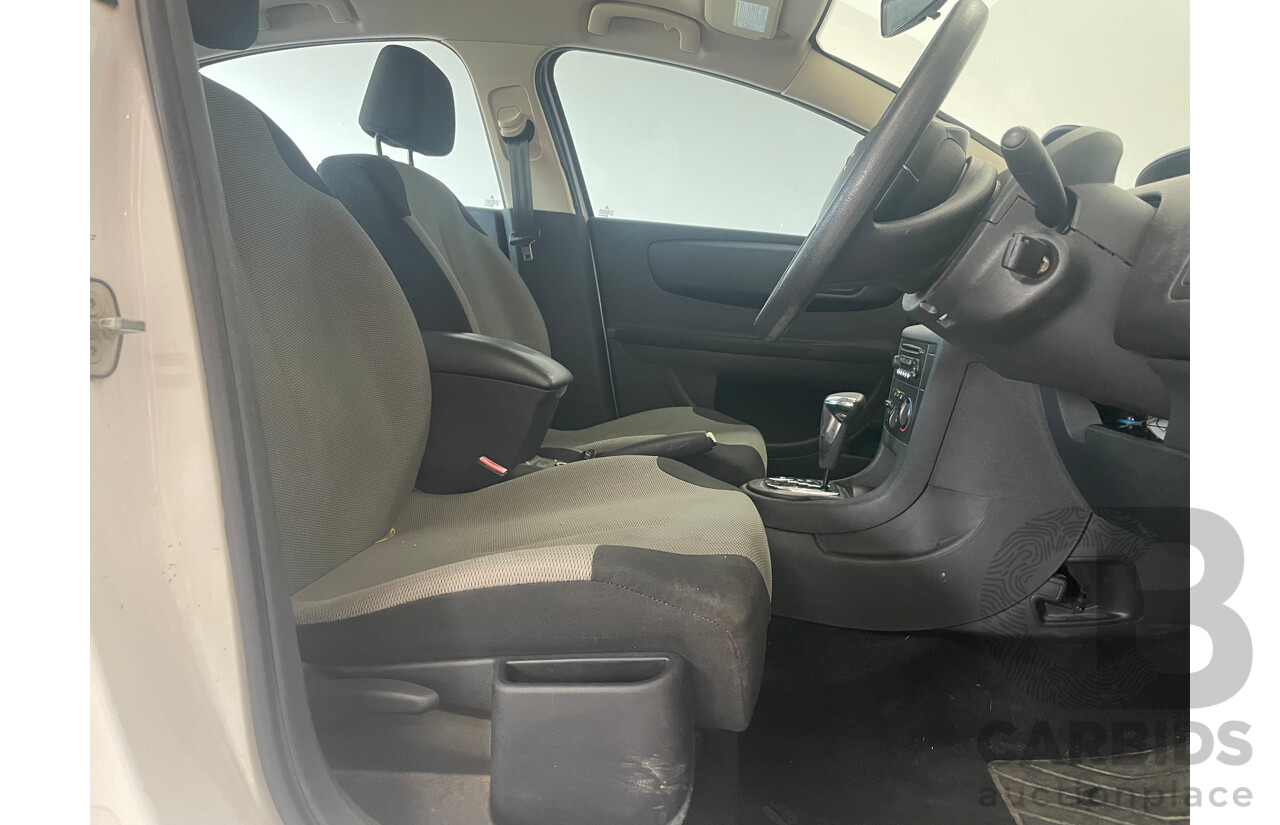 01/06 Citroen C4 SX FWD  5D Hatchback White 1.6L