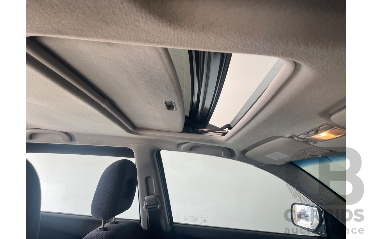 7/2003 Mitsubishi Outlander XLS ZE 4d Wagon Silver 2.4L