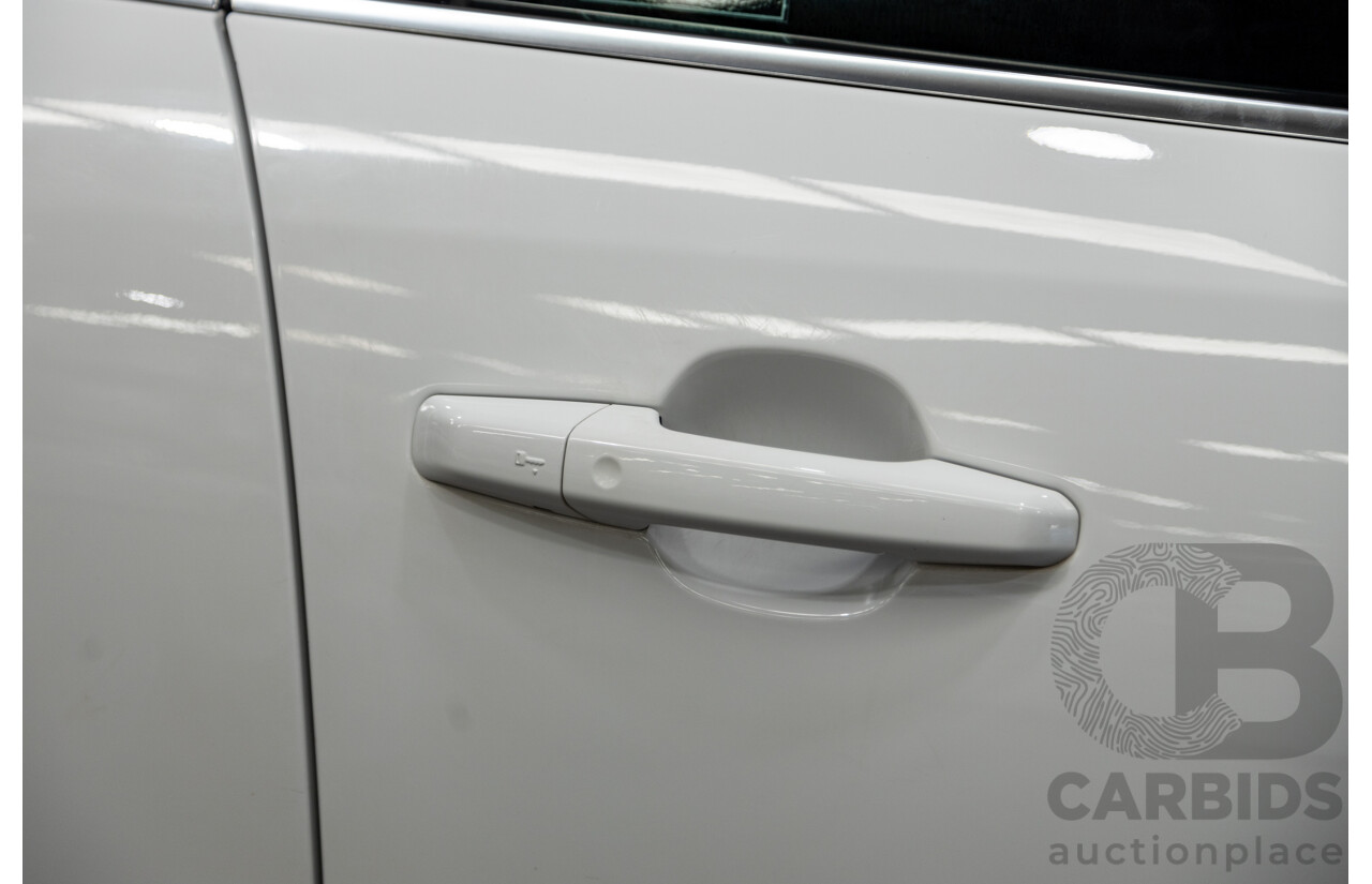 07/2017 Jaguar F-Pace 30d Portfolio (AWD) X761 MY17 4d Wagon Polaris White Twin Turbo Diesel 3.0L