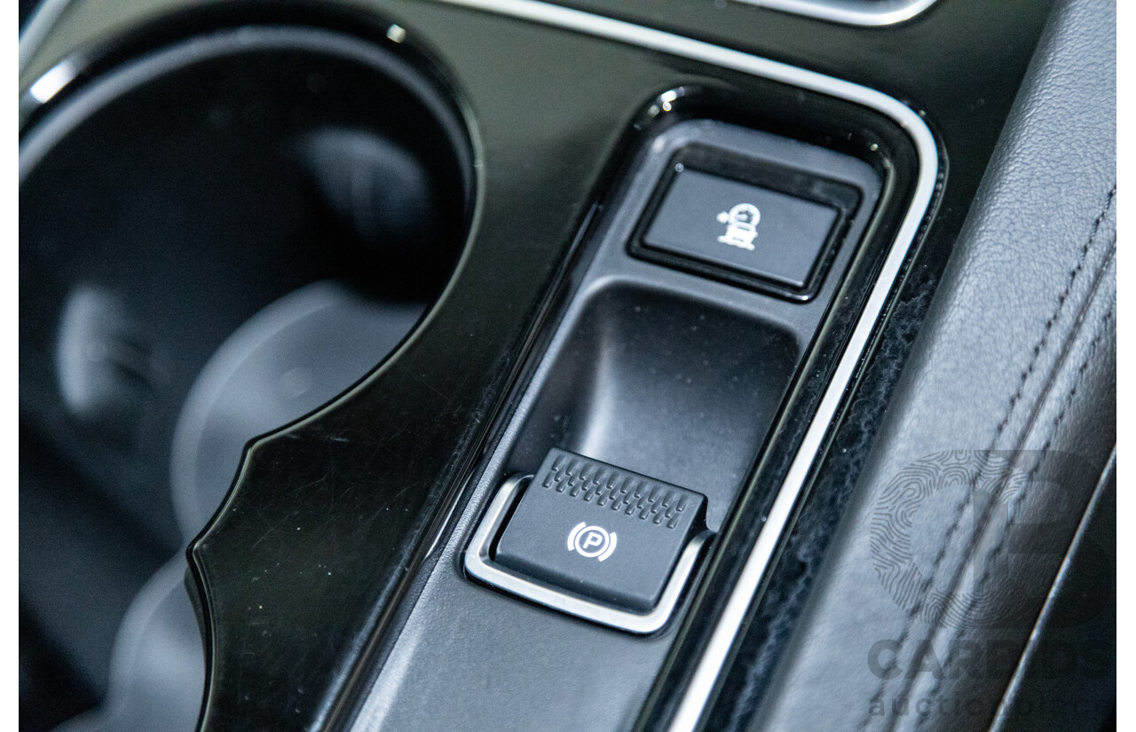 07/2017 Jaguar F-Pace 30d Portfolio (AWD) X761 MY17 4d Wagon Polaris White Twin Turbo Diesel 3.0L