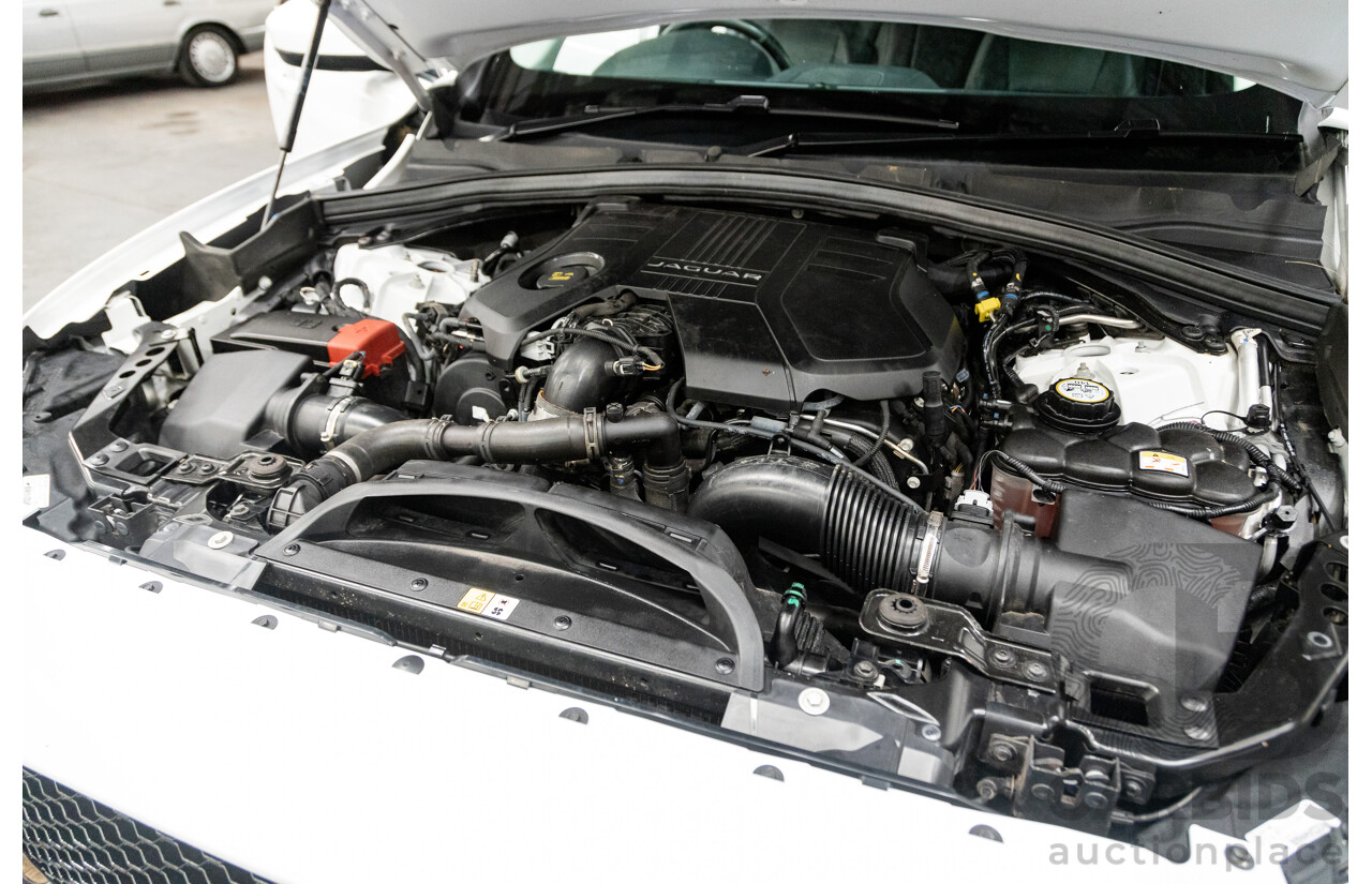 07/2017 Jaguar F-Pace 30d Portfolio (AWD) X761 MY17 4d Wagon Polaris White Twin Turbo Diesel 3.0L