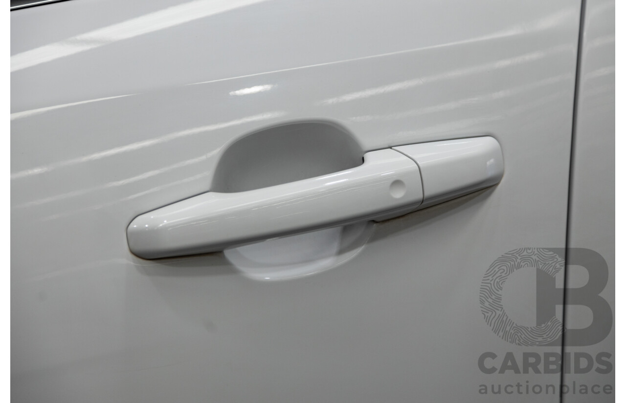 07/2017 Jaguar F-Pace 30d Portfolio (AWD) X761 MY17 4d Wagon Polaris White Twin Turbo Diesel 3.0L