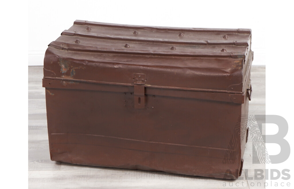 Metal Travelling Trunk