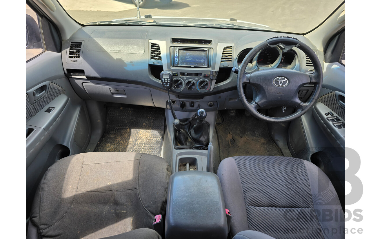 6/2005 Toyota Hilux SR5 (4x4) GGN25R 4d Dual Cab P/Up Silver Metallic V6 4.0L
