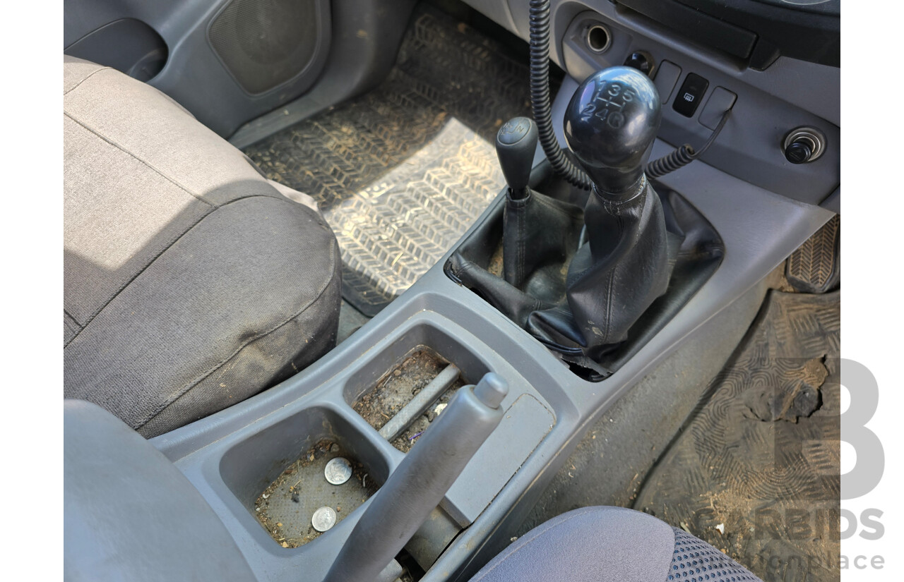 6/2005 Toyota Hilux SR5 (4x4) GGN25R 4d Dual Cab P/Up Silver Metallic V6 4.0L