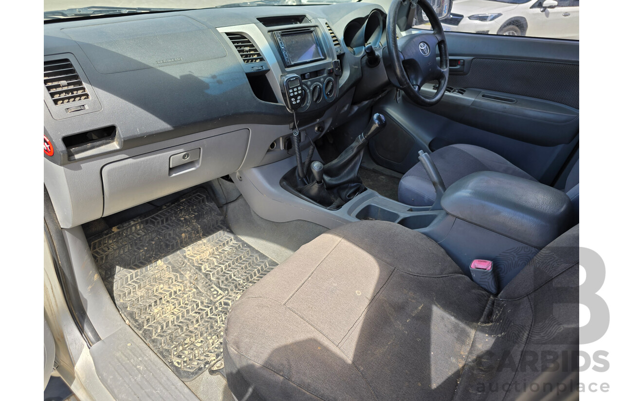 6/2005 Toyota Hilux SR5 (4x4) GGN25R 4d Dual Cab P/Up Silver Metallic V6 4.0L