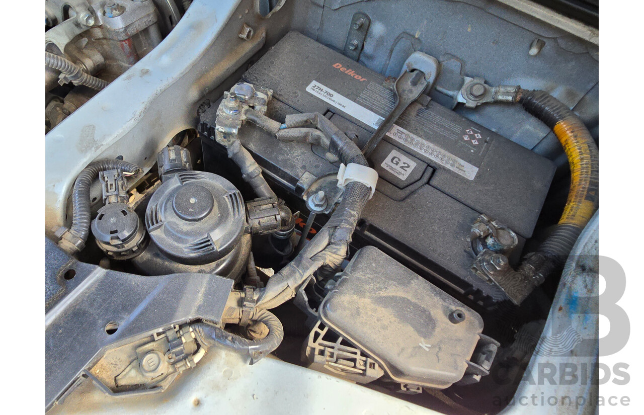 3/2010 Toyota Hiace LWB KDH201R 4d Van White Turbo Diesel 3.0L