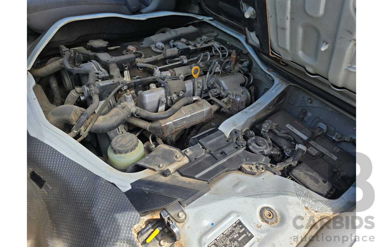 3/2010 Toyota Hiace LWB KDH201R 4d Van White Turbo Diesel 3.0L