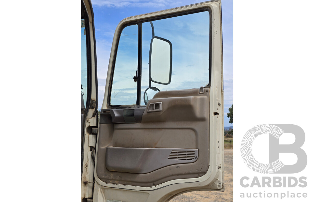 10/1997 Hino FS1K Series 6x4 Tipper Truck 2d Cab Chassis White Turbo Diesel