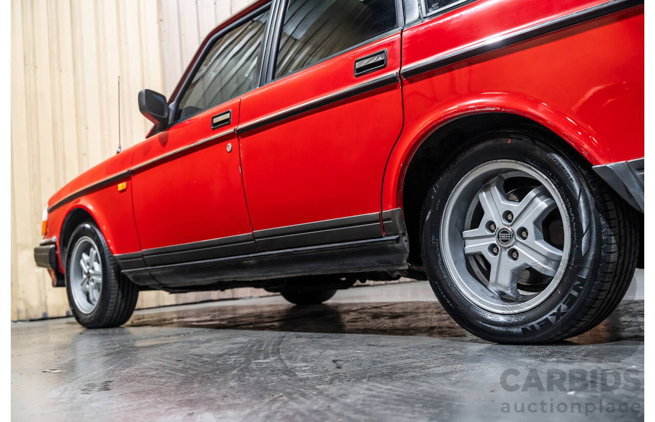 2/1988 Volvo 240GL 5d Estate Red 2.3L